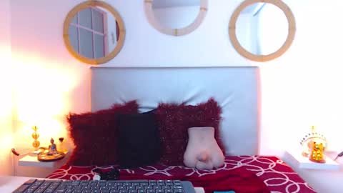 Snapshot of zoe_hecate chatting on March 6, 2026, 2:46 pm zoe_hecate online show from March 6, 2026, 2:46 pm