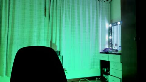 ZOE online show from May 12, 2026, 4:09 am