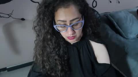 Snapshot of zoe_koller chatting on October 3, 2025, 10:45 am Zoe Koller online show from October 3, 2025, 10:45 am