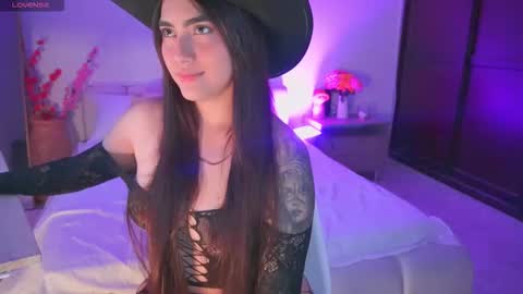 Marilin online show from November 15, 2025, 4:32 am