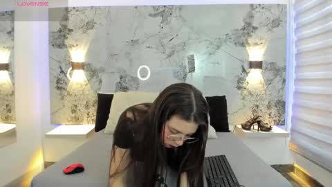 Zoe online show from March 11, 2026, 11:38 am