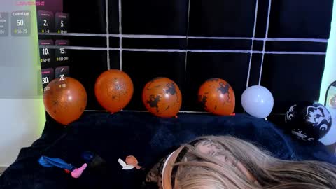 SWEET ZOE online show from November 18, 2025, 7:29 pm