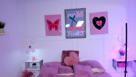 Zoe Lynch online show from January 7, 2026, 11:45 am