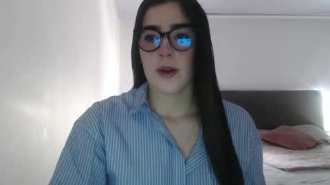 Snapshot of zoe_mill33r chatting on February 20, 2026, 4:18 pm Zoe online show from February 20, 2026, 4:18 pm