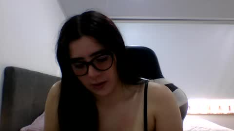 Zoe online show from July 15, 2026, 6:57 pm