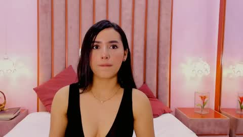 Zoe Monrow online show from May 20, 2026, 1:39 pm