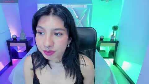 zoe_moreau online show from March 24, 2026, 7:30 pm