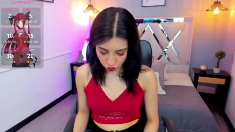 zoe_moreau online show from April 15, 2026, 7:54 pm