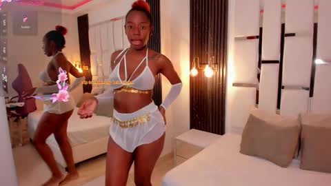 Zoe Novakk  online show from November 7, 2025, 2:50 pm