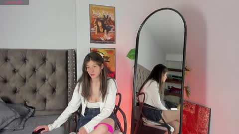 Snapshot of zoe_olsen__ chatting on February 1, 2025, 4:22 pm Zoe Olsen online show from February 1, 2025, 4:22 pm