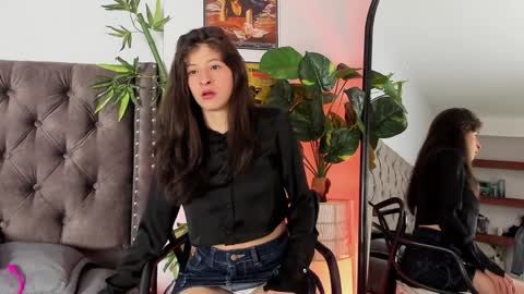 Snapshot of zoe_olsen__ chatting on February 7, 2025, 1:32 pm Zoe Olsen online show from February 7, 2025, 1:32 pm