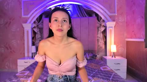 zoe_pettite_ online show from February 28, 2025, 2:31 pm