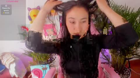 zoe_ray_y online show from April 6, 2026, 8:21 pm