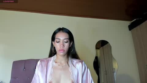 Snapshot of zoe_storm2 chatting on April 22, 2026, 10:22 pm Zoe online show from April 22, 2026, 10:22 pm