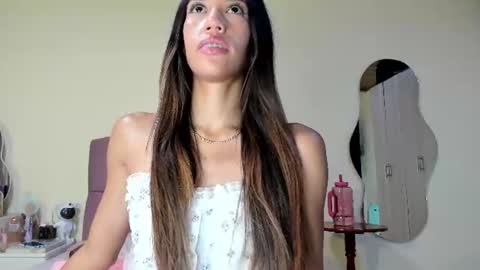 Zoe online show from June 25, 2026, 11:42 pm
