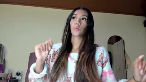 Zoe online show from June 29, 2026, 11:27 pm