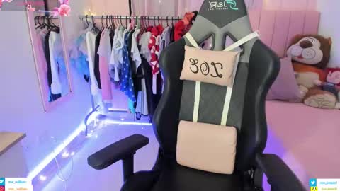 Snapshot of zoe_sullivan_ chatting on February 8, 2026, 9:34 am zoe_sullivan_ online show from February 8, 2026, 9:34 am