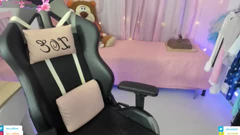 Snapshot of zoe_sullivan_ chatting on March 1, 2026, 9:11 am zoe_sullivan_ online show from March 1, 2026, 9:11 am