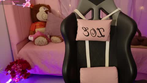 zoe_sullivan_ online show from May 14, 2026, 9:16 am