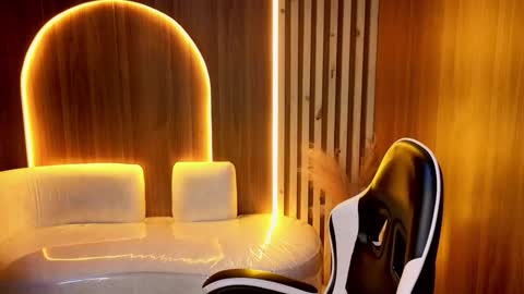 Snapshot of zoe_tp chatting on January 13, 2026, 8:25 pm Zoe online show from January 13, 2026, 8:25 pm