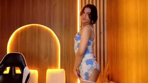 Snapshot of zoe_tp chatting on February 5, 2026, 8:57 pm Zoe online show from February 5, 2026, 8:57 pm