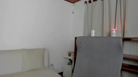 Snapshot of zoe_wattson chatting on February 20, 2026, 2:41 am Zoe online show from February 20, 2026, 2:41 am
