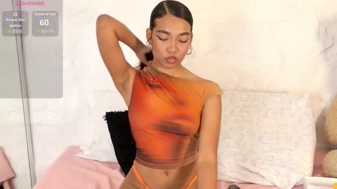 Snapshot of zoeameliie chatting on November 8, 2025, 12:33 am zoeameliie online show from November 8, 2025, 12:33 am