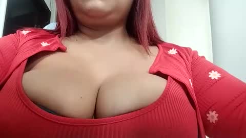 Snapshot of zoebenneti chatting on April 7, 2026, 4:51 pm zoebenneti online show from April 7, 2026, 4:51 pm
