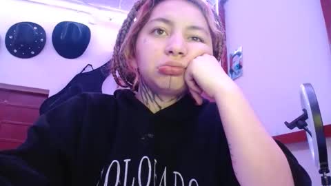 Snapshot of zoee_jhonnyy chatting on January 18, 2025, 9:56 am zoee jhonnyy online show from January 18, 2025, 9:56 am
