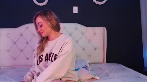 Snapshot of zoee_joness chatting on December 30, 2024, 6:05 pm zoe online show from December 30, 2024, 6:05 pm