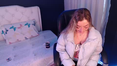 Snapshot of zoee_joness chatting on January 4, 2025, 11:43 am zoe online show from January 4, 2025, 11:43 am