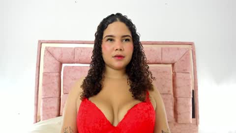 Snapshot of zoee_lov chatting on December 13, 2024, 3:16 am zoee online show from December 13, 2024, 3:16 am