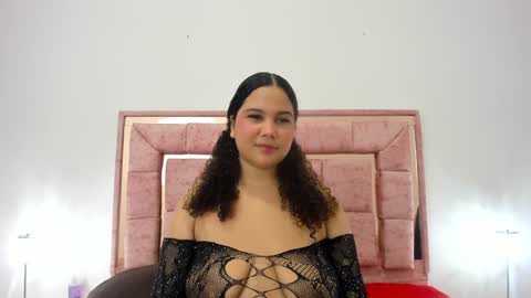 Snapshot of zoee_lov chatting on January 10, 2025, 3:07 am zoee online show from January 10, 2025, 3:07 am