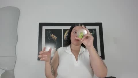Snapshot of zoee_lov chatting on September 24, 2025, 3:10 am zoee online show from September 24, 2025, 3:10 am