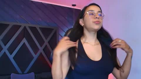 Snapshot of zoee_martins_ chatting on April 18, 2026, 5:39 pm Zoe 3 online show from April 18, 2026, 5:39 pm