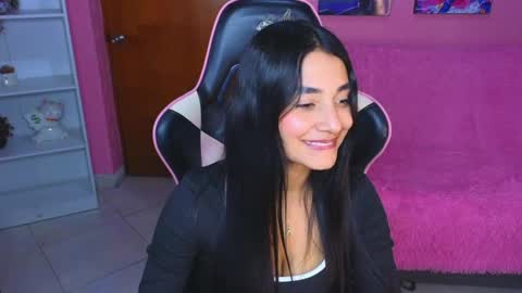 Snapshot of zoee_pamela99 chatting on April 18, 2026, 10:21 pm pamela online show from April 18, 2026, 10:21 pm