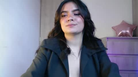 Zoee online show from January 7, 2026, 5:04 pm