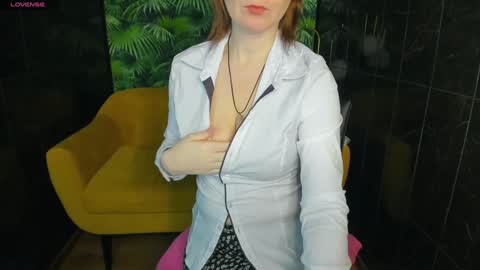 Snapshot of zoeeast chatting on January 19, 2025, 1:33 pm Zoe online show from January 19, 2025, 1:33 pm