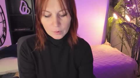 Snapshot of zoeeast chatting on October 22, 2025, 1:33 pm Zoe online show from October 22, 2025, 1:33 pm