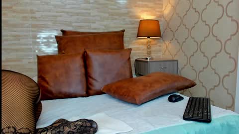 Snapshot of zoeesmitth chatting on December 5, 2024, 6:11 pm ZoeeSmitth online show from December 5, 2024, 6:11 pm