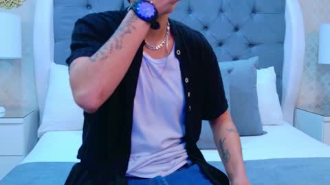 Zoe Krug online show from November 1, 2025, 12:07 pm