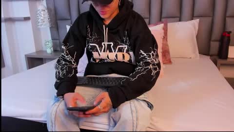 Zoe Krug online show from March 31, 2026, 11:21 am