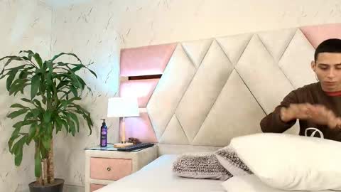 Snapshot of zoelucas chatting on March 14, 2026, 11:48 am zoelucas online show from March 14, 2026, 11:48 am