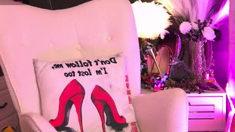 Snapshot of zoemesmerizee chatting on October 16, 2025, 3:07 am ZoeMesmerize online show from October 16, 2025, 3:07 am