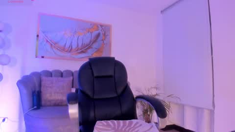 Zoe Presley  online show from October 30, 2025, 3:41 am