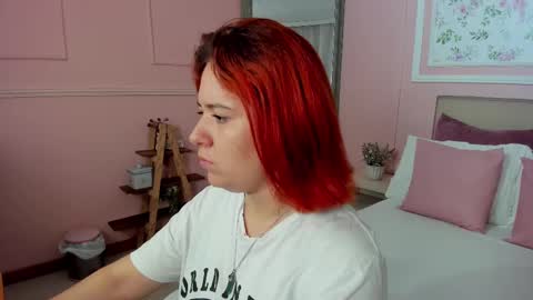 Snapshot of zoes_mile chatting on February 26, 2025, 11:09 am Zoes online show from February 26, 2025, 11:09 am