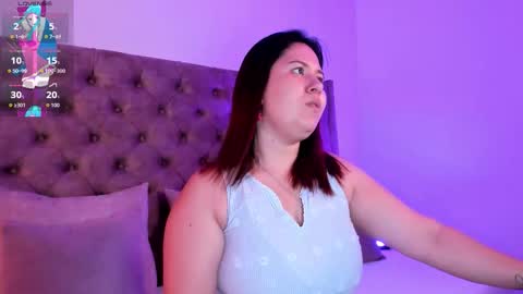 Snapshot of zoes_mile chatting on October 27, 2025, 11:25 am Zoes online show from October 27, 2025, 11:25 am