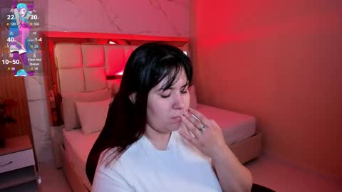 Snapshot of zoes_mile chatting on December 5, 2025, 11:30 am Zoes online show from December 5, 2025, 11:30 am