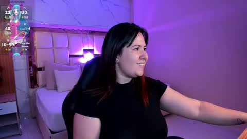 Snapshot of zoes_mile chatting on December 15, 2025, 11:36 am Zoes online show from December 15, 2025, 11:36 am