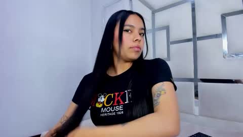 ZoeSwam online show from October 22, 2025, 11:32 am